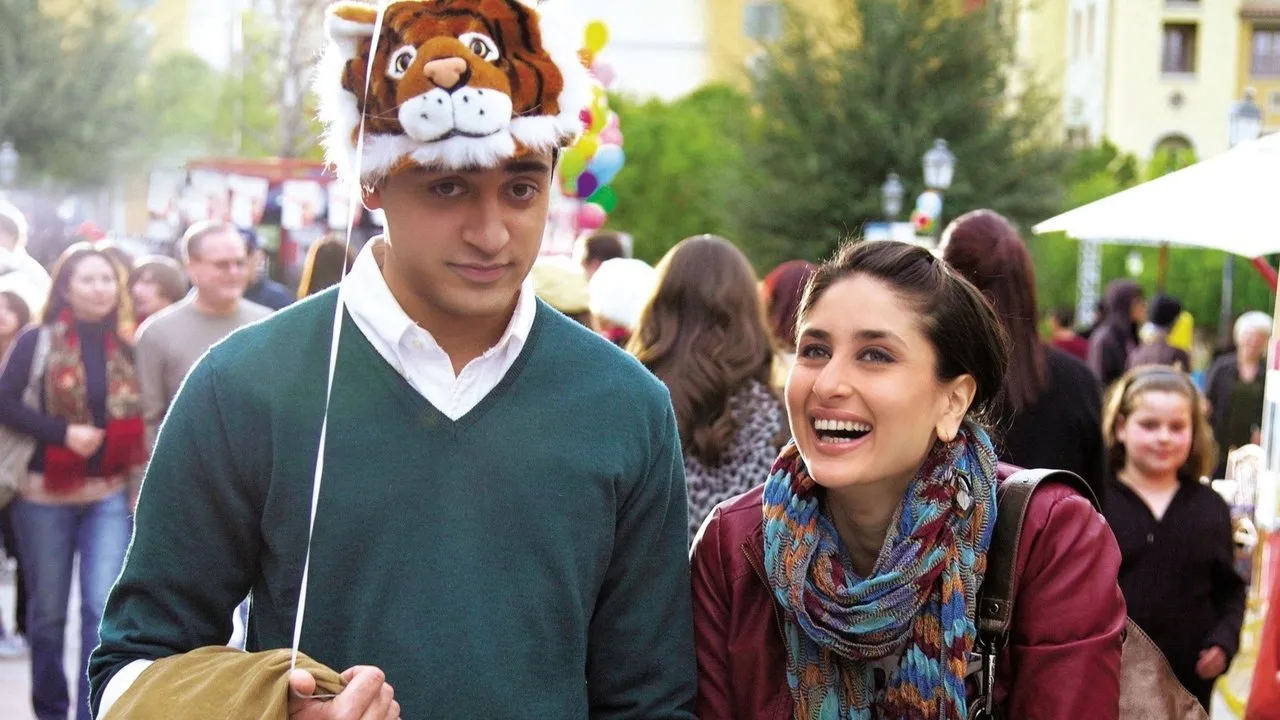 Ek Main Aur Ekk Tu (2012) still