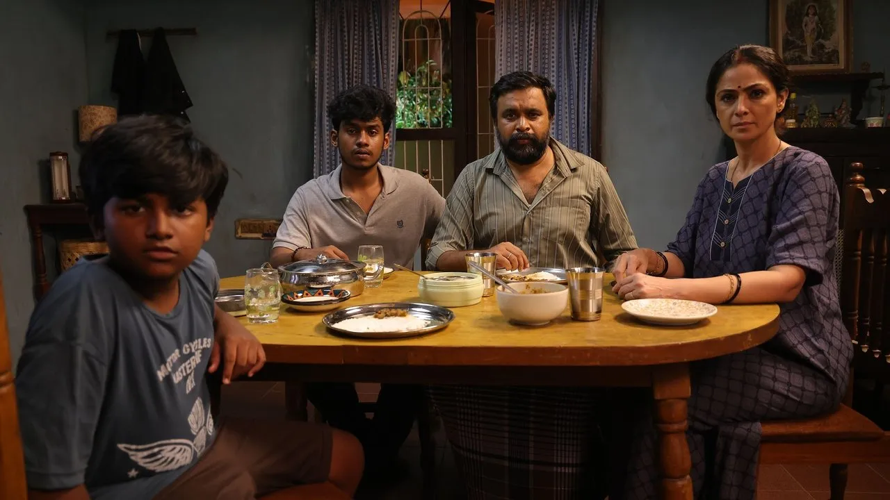 Tourist Family (2025) দৃশ্য