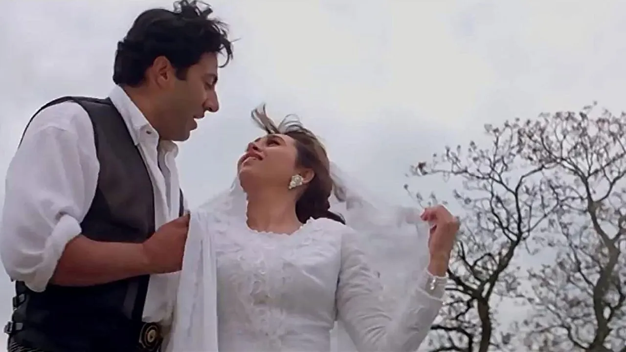 Ajay (1996) দৃশ্য