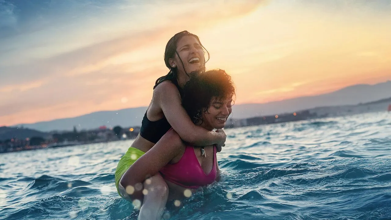 The Swimmers (2022) দৃশ্য
