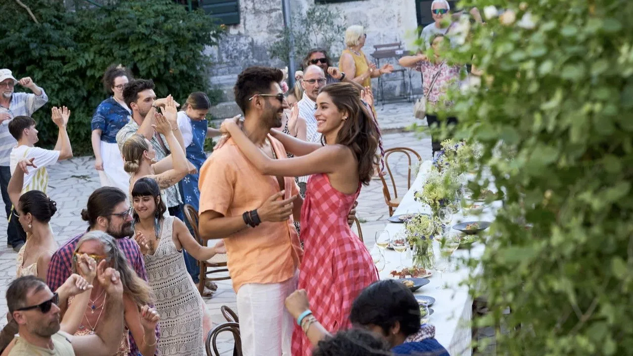 Tu Meri Main Tera Main Tera Tu Meri (2025) दृश्य