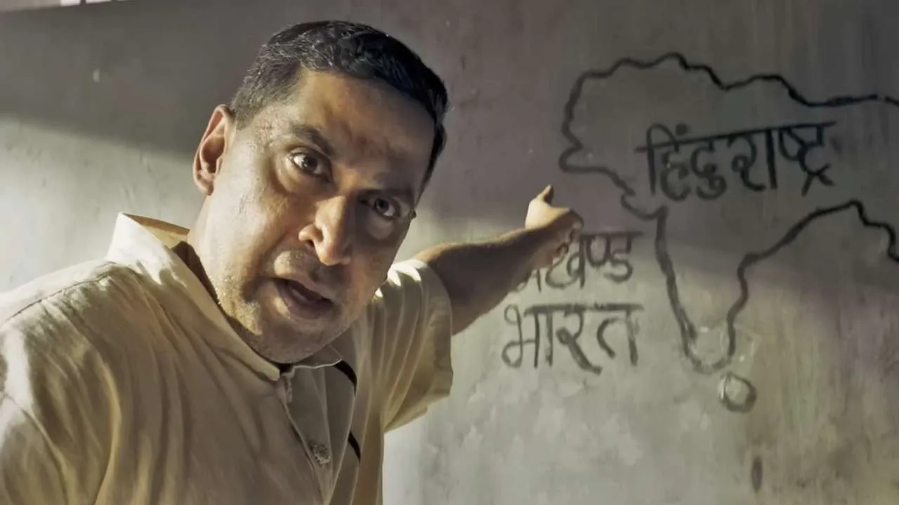 Gandhi Godse Ek Yudh (2023) still