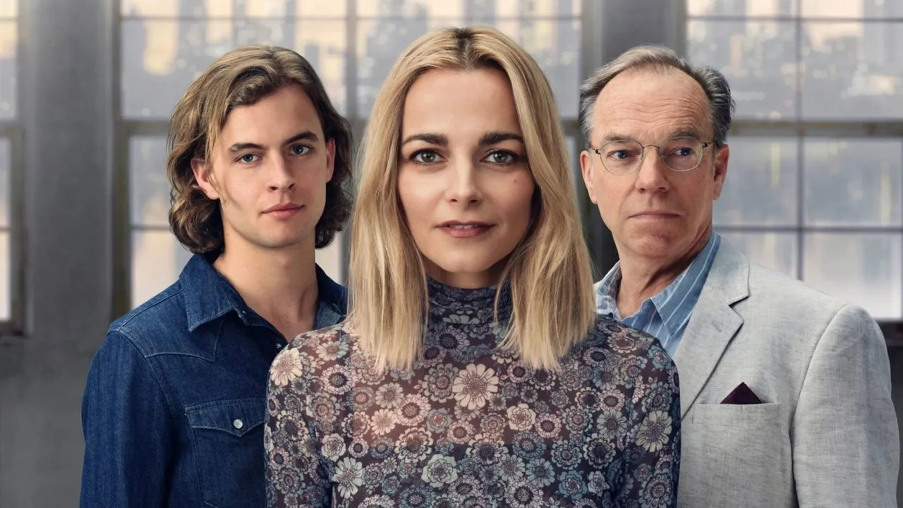 Love Me (2021) দৃশ্য