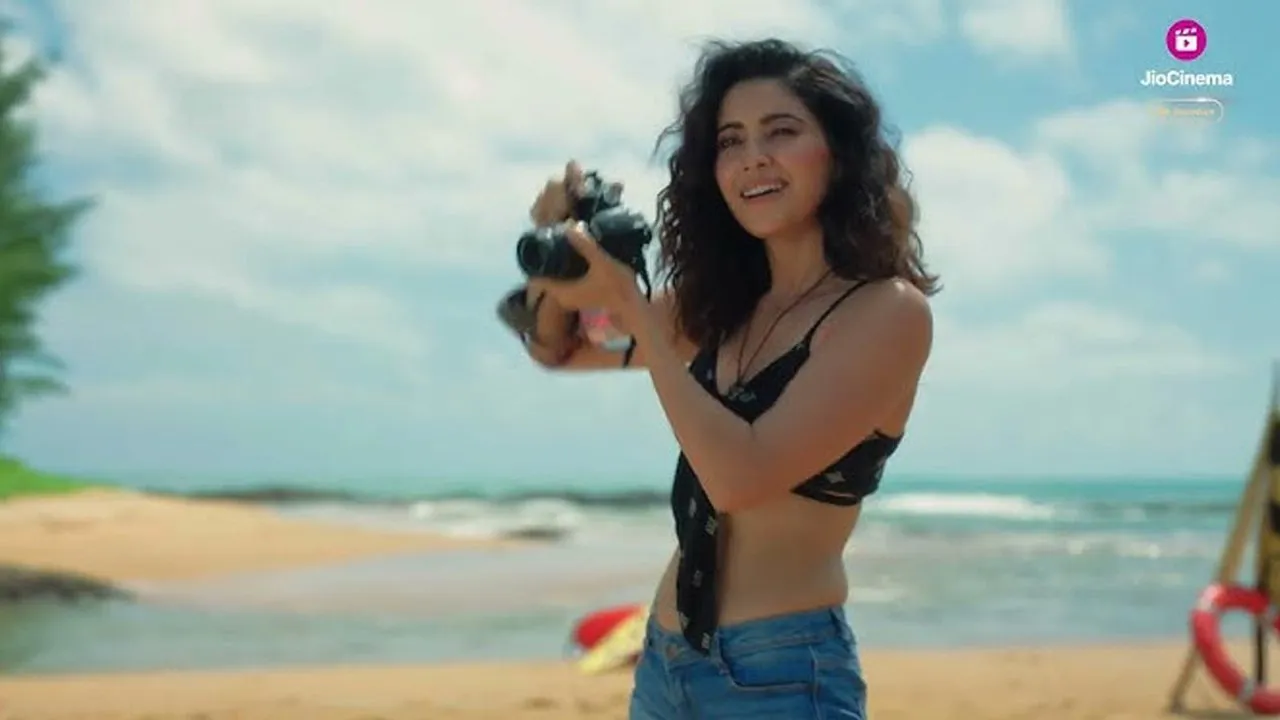 Honeymoon Photographer (2024) দৃশ্য