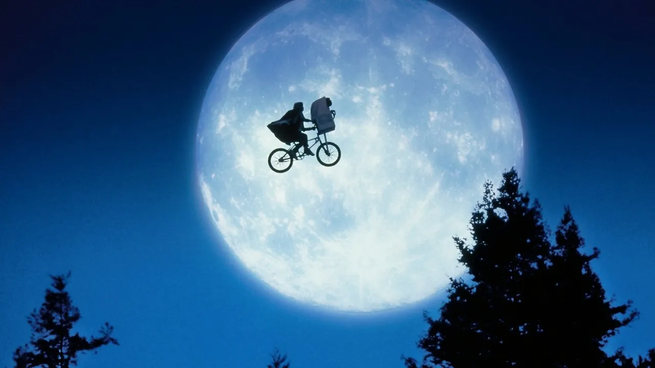 E.T. the Extra-Terrestrial (1982) still