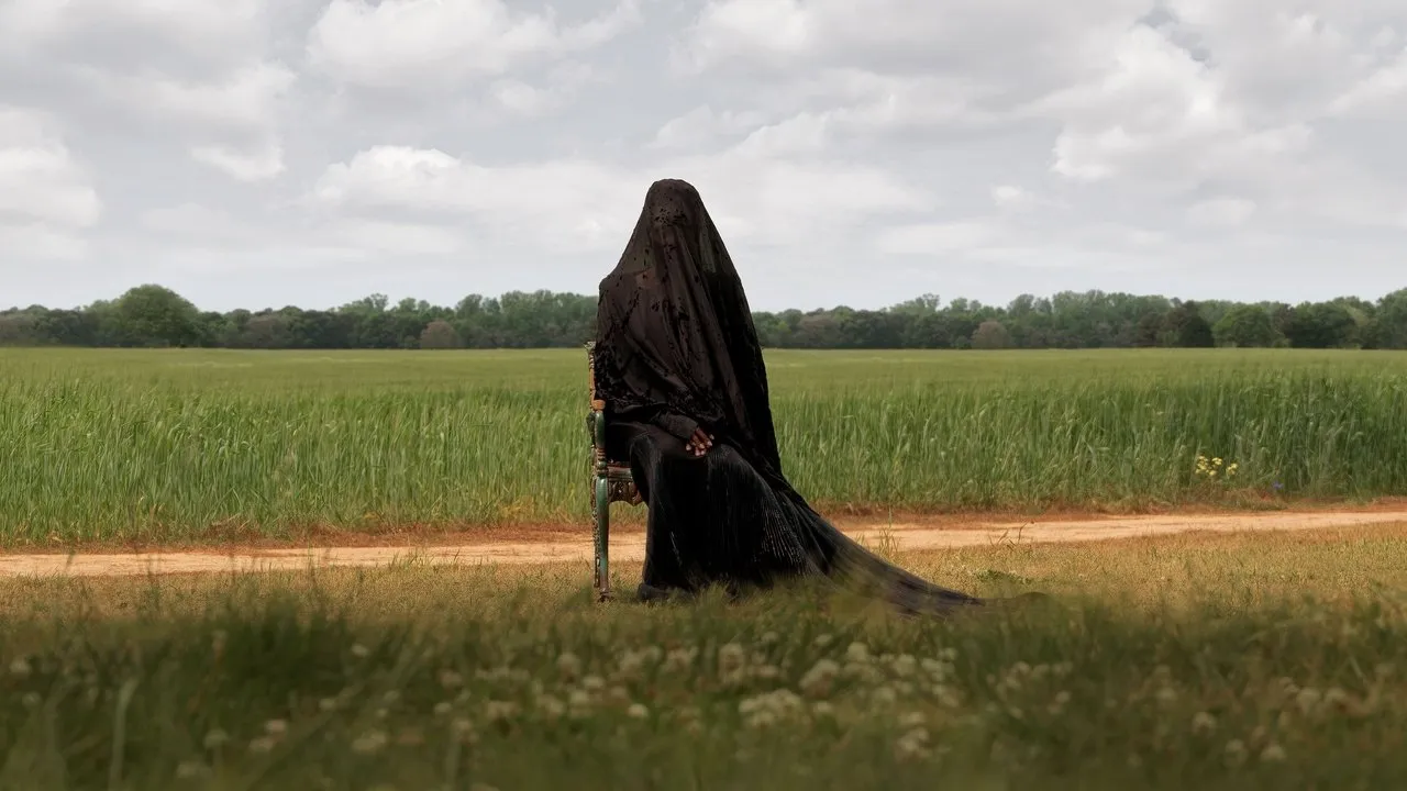 The Woman in the Yard (2025) दृश्य