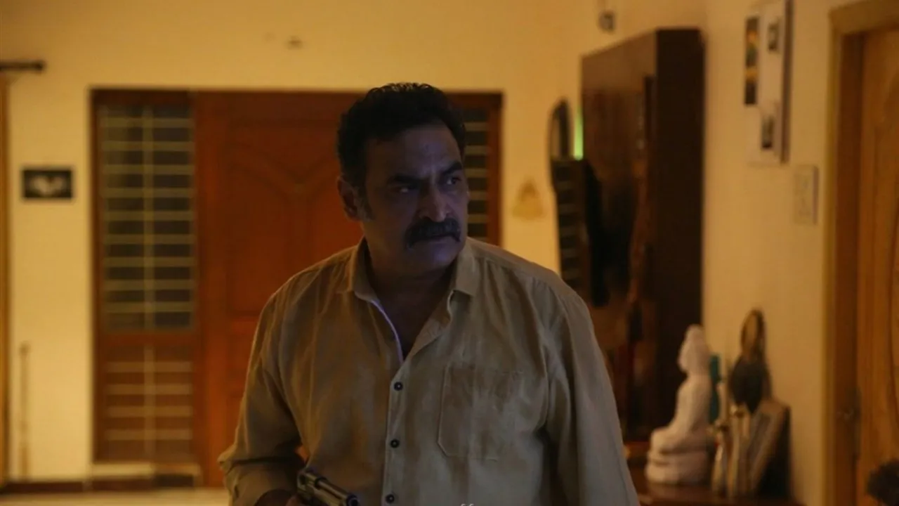 Iravukku Aayiram Kangal (2018) still